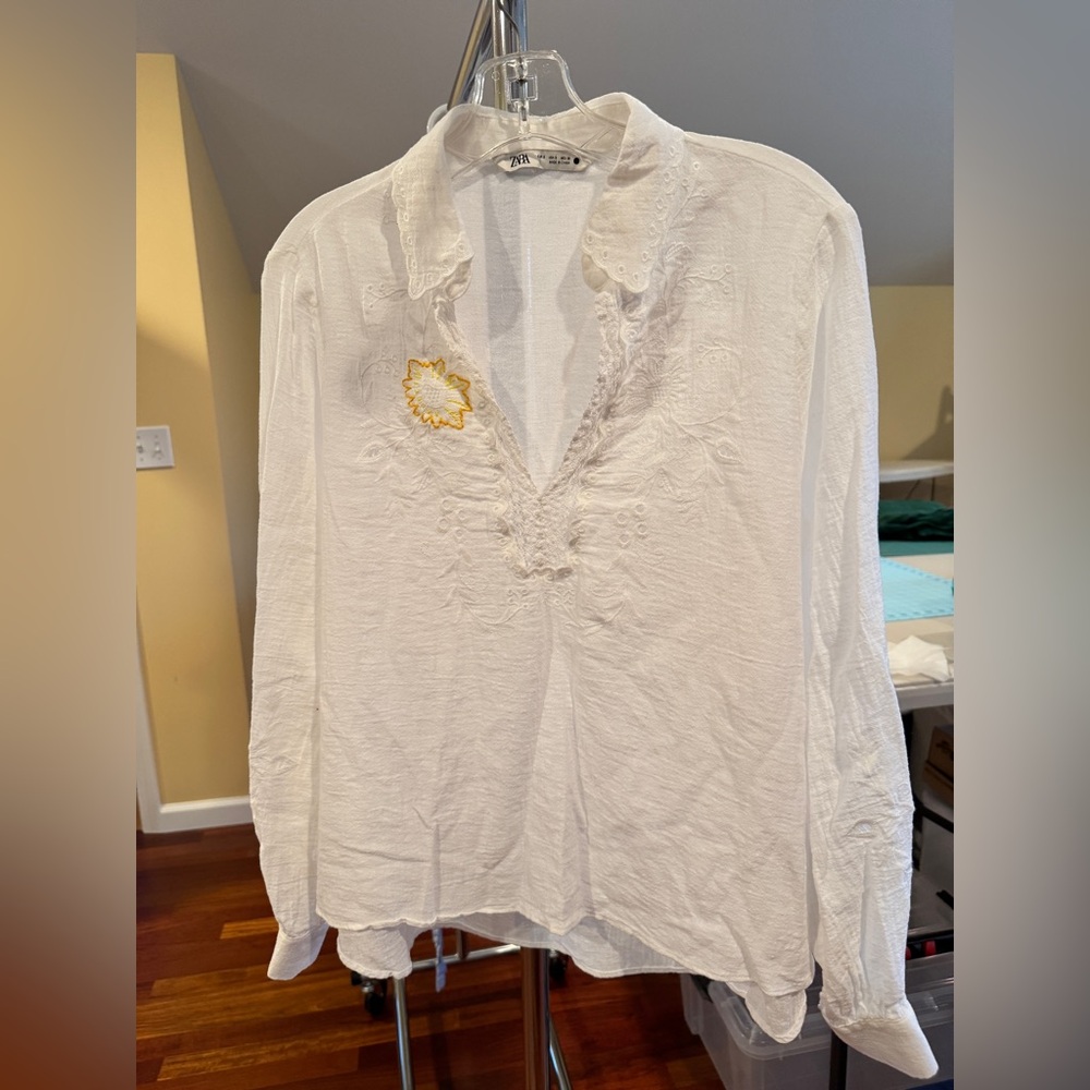 Zara White Embroidered Gauze Blouse Size Small Boho Top